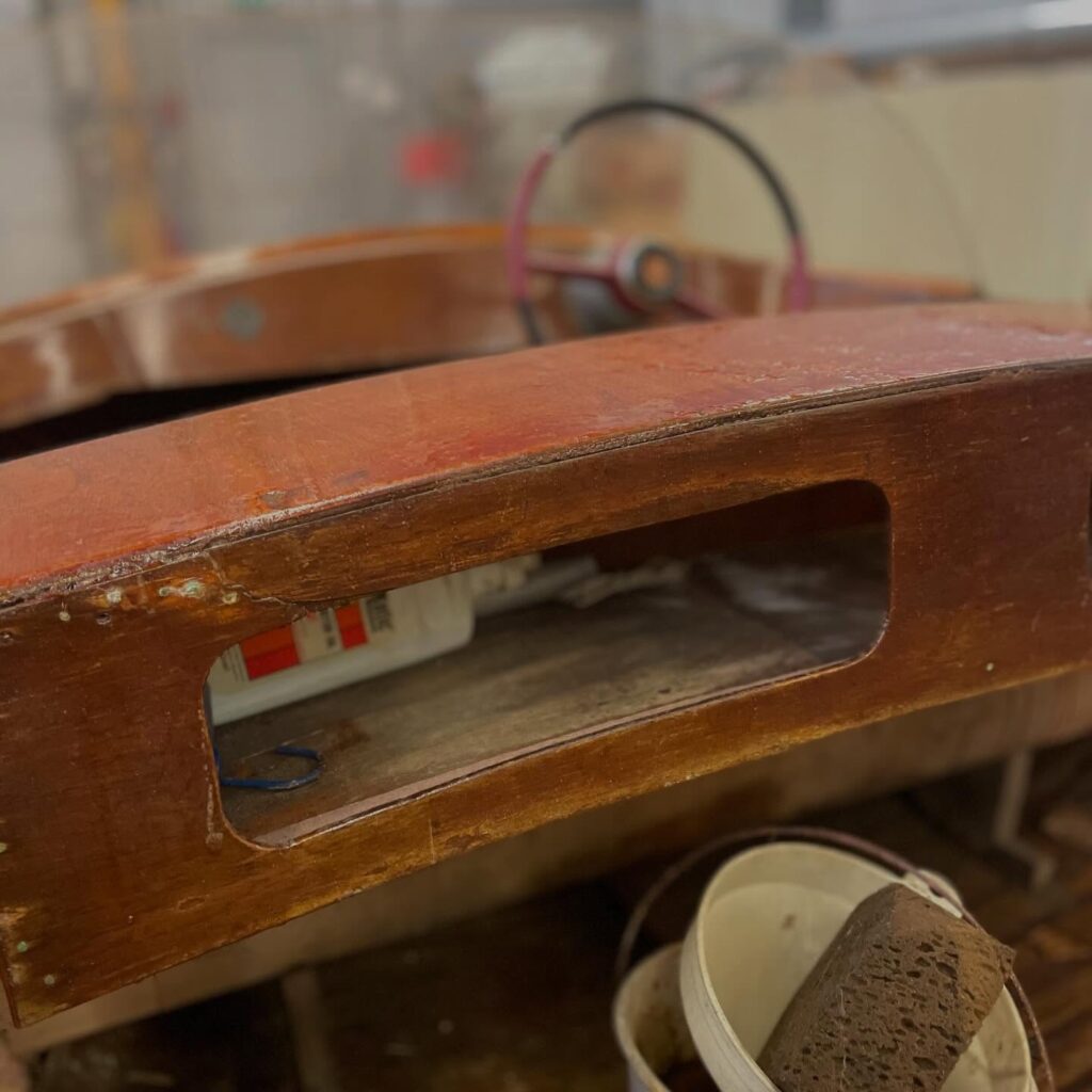 Instagram post from poncelet_boats_official. This post is in position 5.